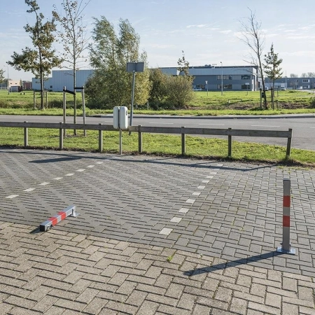SŁUPEK PARKINGOWY SKŁADANY NA ZAMEK BLOKOWANY 65CM